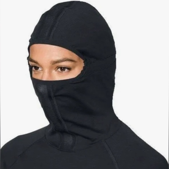 UNDER ARMOUR Ladies’ Cold Gear No Breaks Balaclava Running Hoodie, Size M, EUC - Picture 10 of 11